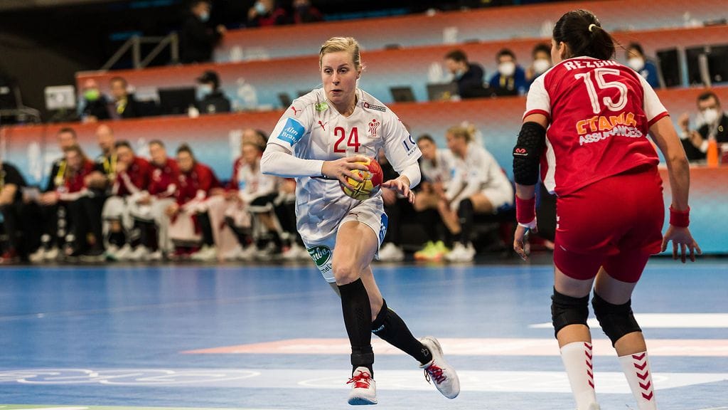 Tanskan Mia Rej loukkaantui vakavasti MM-kisojen ottelussa Tunisiaa vastaan.