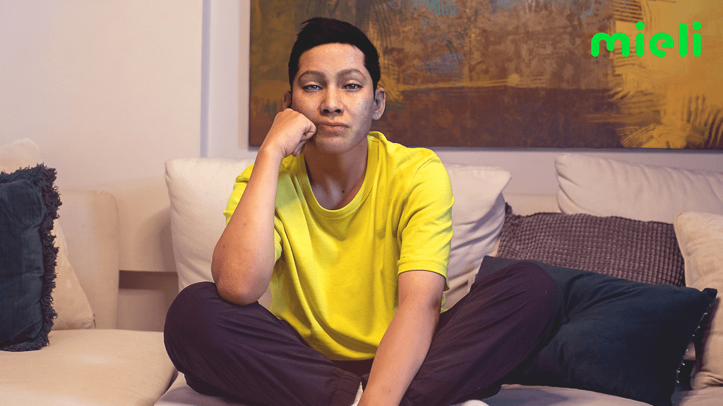 Virtuaalivaikuttaja Myrskyn ajatukset, tunteet ja somesisällöt muodostuvat tuhansien nuorten omista kokemuksista ja mielenmaisemasta. Myrsky on digitaalisesti luotu virtuaalinen hahmo, joka heijastaa ja elää sosiaalisessa mediassa todeksi nuorilta saatua dataa. Hän antaa kasvot hälyttäville tilastoille ja tuloksille, jotka muuten hukkuisivat moderniin informaatiotulvaan ja tulisivat helposti sivuutetuiksi kasvottomina numeroina. Kuva: Bob the Robot