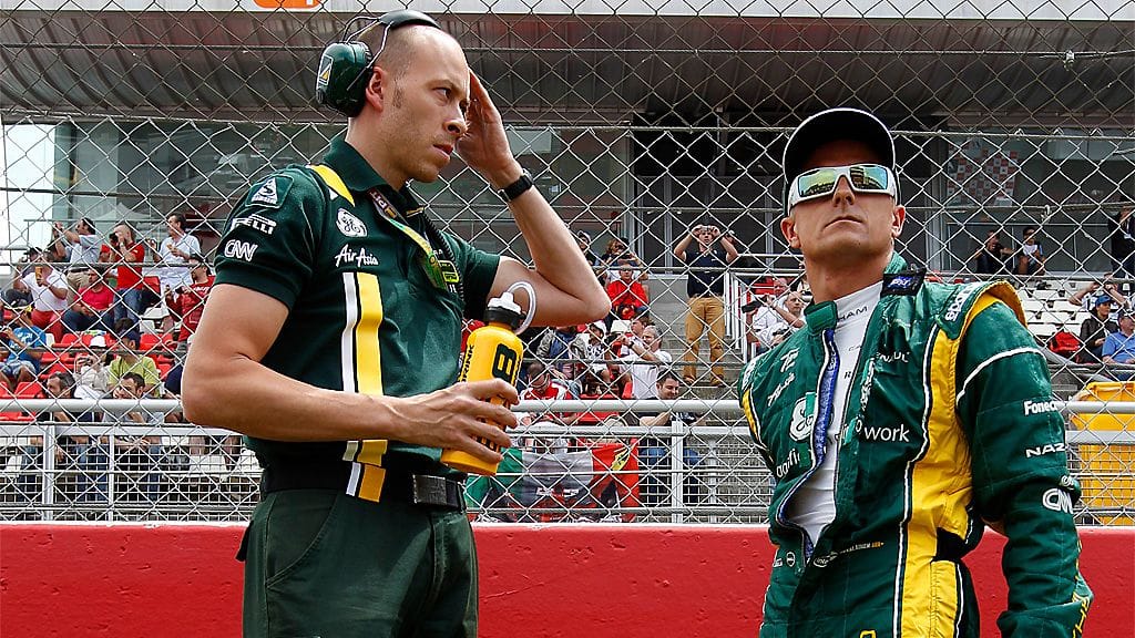 Heikki Kovalainen kuntovalmentajansa kanssa