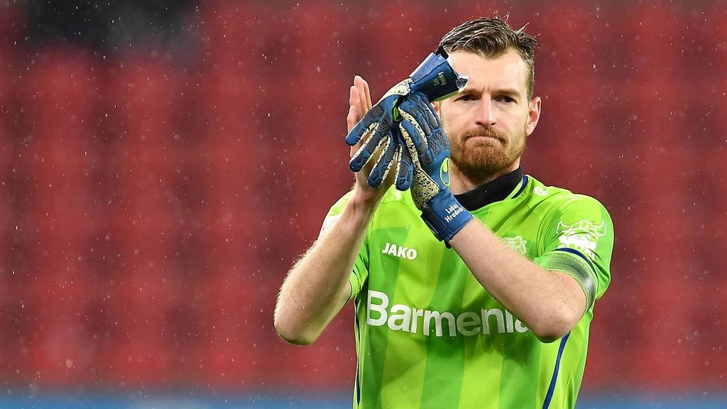 Lukas Hradeckyn Leverkusen nappasi helpon voiton lauantaina.