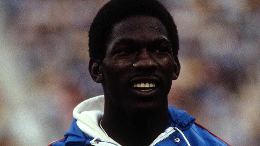 Helsingissä 100 metrin juoksun MM-pronssia voittanut Emmit King on kuollut.