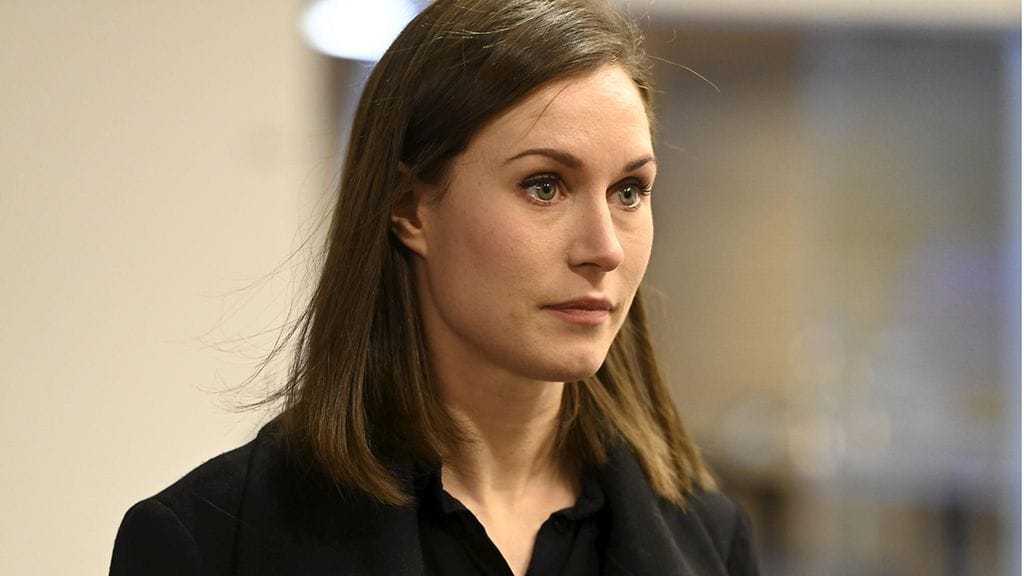 Marinin mukaan tiistaina keskustellaan mahdollisuudesta tiukentaa ravintoloiden koronarajoituksia.