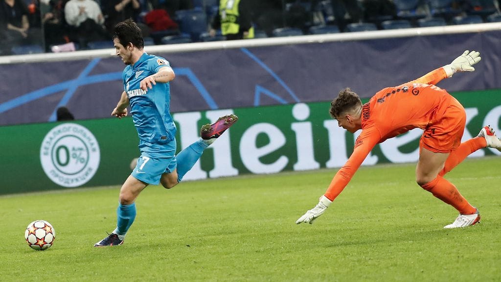 Zenit on vienyt Chelseata. Tässä 2–1-maalia on viimeistelemässä Sardar Azmoun.