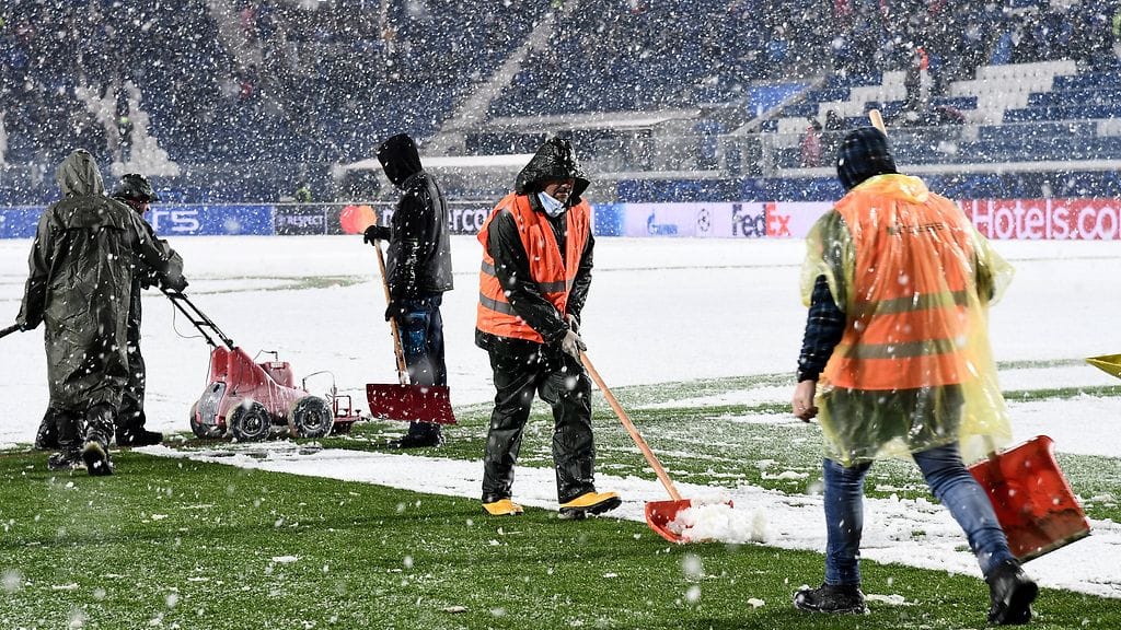 Lumipyry siirsi Atalantan ja Villarrealin ottelun huomiselle.