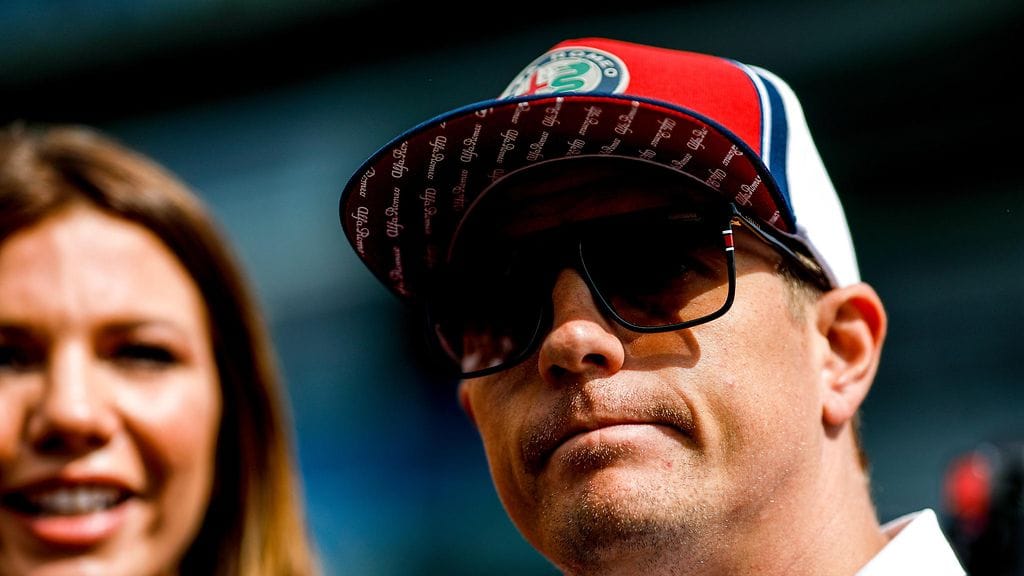 Kimi Räikkönen poistuu F1-näyttämöltä. Sunnuntaina hän ajaa viimeisen kilpailunsa Abu Dhabin radalla.