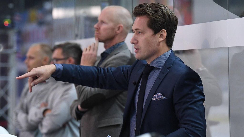 Sam Hallam on tehnyt kovaa jälkeä Växjö Lakersin peräsimessä.