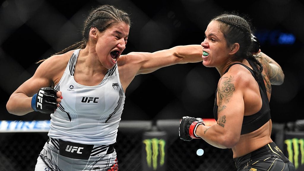 Julianna Pena ja Amanda Nunes kävivät kovan MM-taiston.