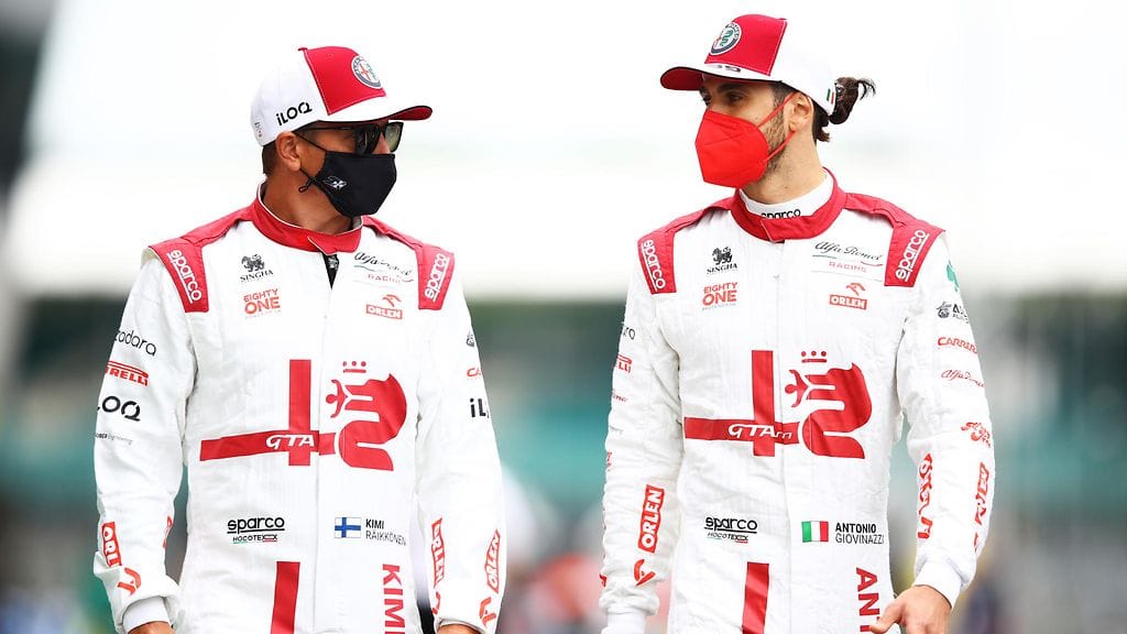 Kimi Räikkönen ja Antonio Giovinazzi heinäkuussa 2021.