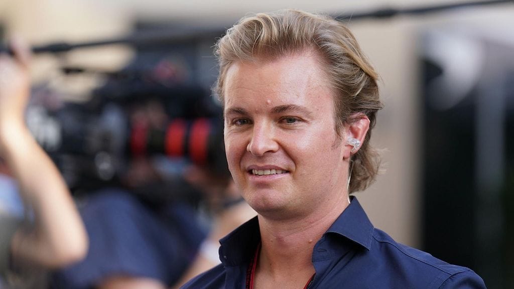 Nico Rosberg puolusti Lewis Hamiltonin aika-ajosuoritusta Abu Dhabissa.