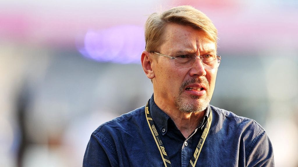 Mika Häkkinen katsoo F1:n kilpailujohtaja Michael Masin "tehneen työnsä".