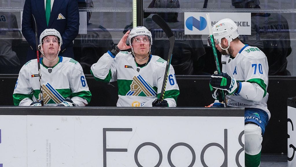 Sakari Manninen (vas.) Markus Granlund ja Teemu Hartikainen tähdittävät Leijonien ykkösketjua.