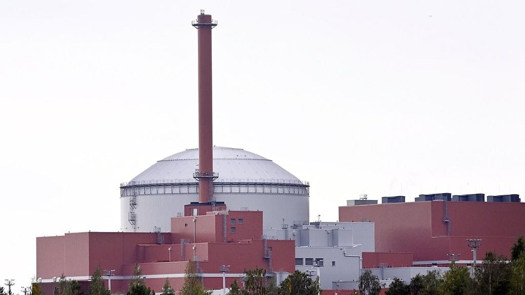 Olkiluodon OL3-ydinvoimala Eurajoella syyskuussa.