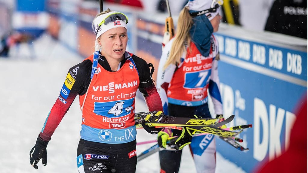 Norjan Tiril Eckhoff juhli viime kaudella maailmancupin kokonaiskilpailun voittoa.