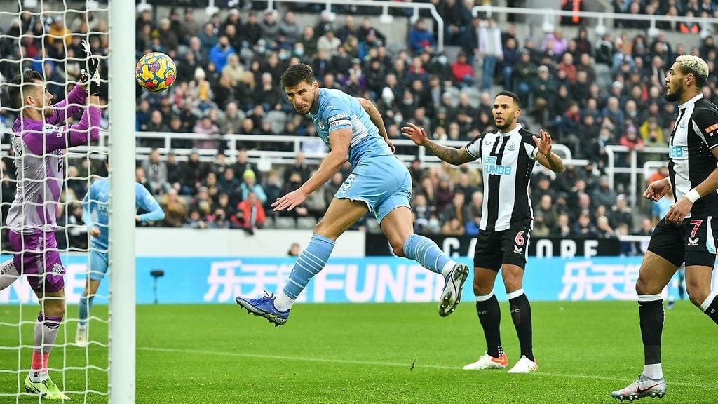 Ruben Dias pukkasi pallon maaliin.