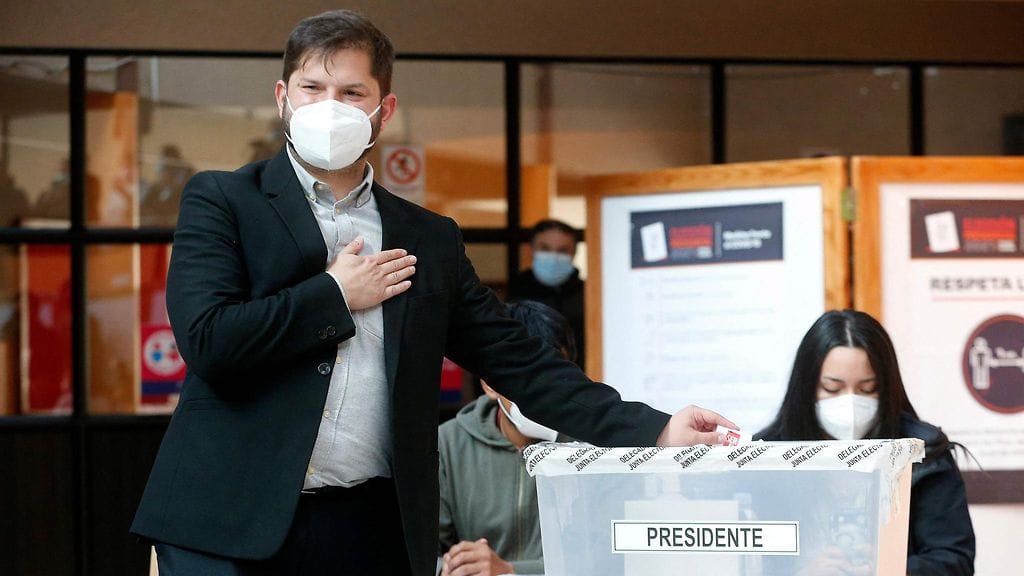 Gabriel Boric voitti vaalit noin 56:n prosentin ääniosuudella.