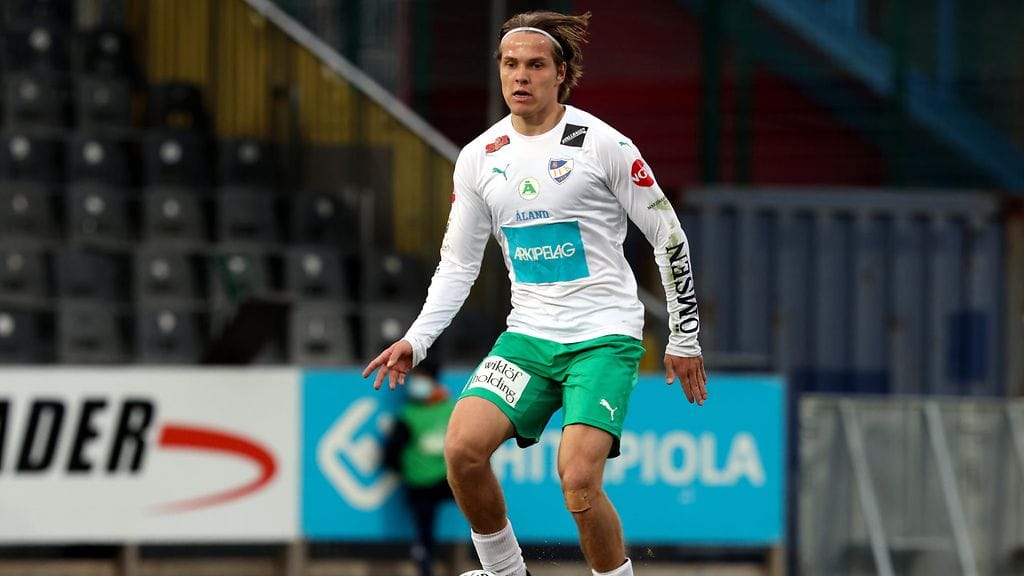 Niilo Mäenpään ura jatkuu Puolassa.