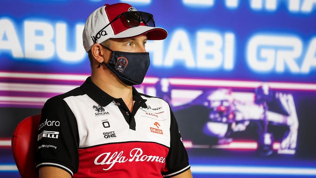 Kimi Räikkönen sai Pierre Gaslylta korin lonkeroa.