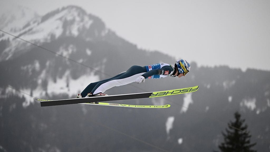 Niko Kytösaho eteni Oberstdorfissa karsinnasta mäkiviikon avausosakilpailuun.