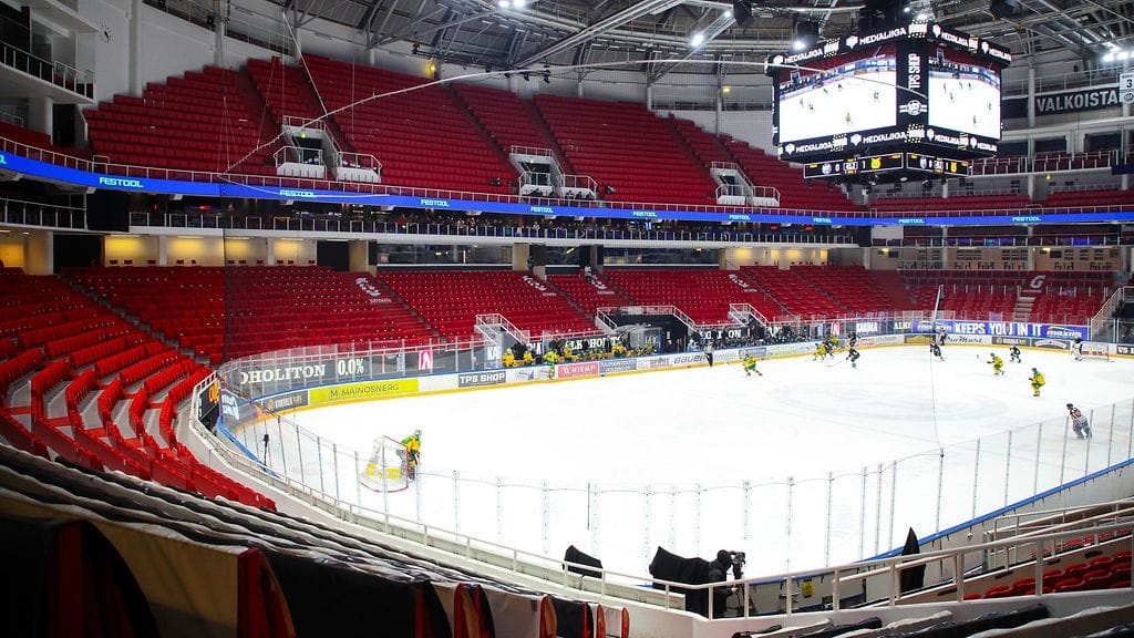 TPS:n ja Ilveksen ottelu pelattiin tiistaina tyhjälle katsomolle Turkuhallissa.