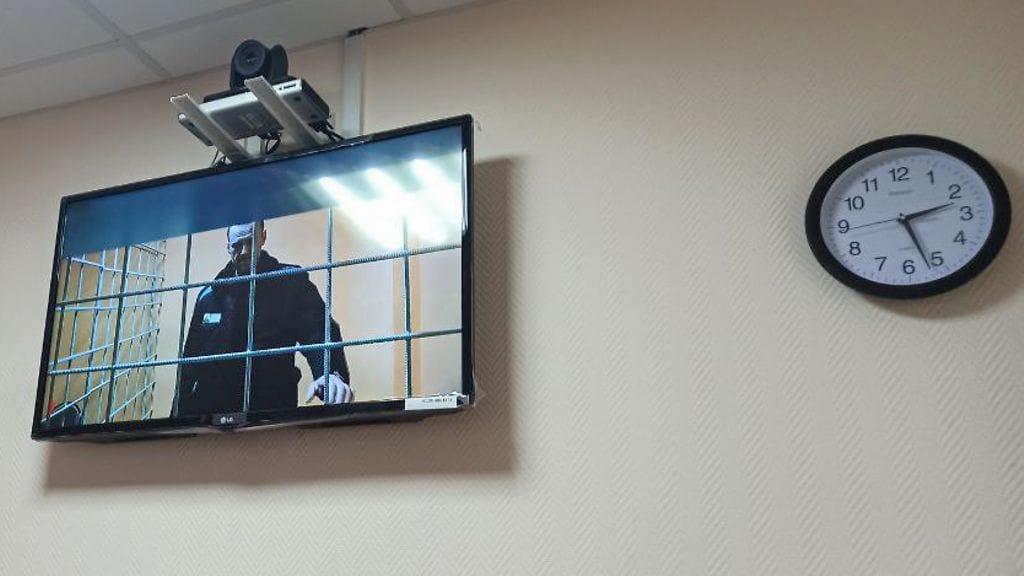 Venäläinen oppositiopoliitikko Aleksei Navalnyi on sairastunut outoon vatsatautiin vankilassa. Asiasta kertoo hänen tiedottajansa. Lähipiiri pelkää myrkytystä. Tämä kuva Navalnyistä on joulukuulta 202.