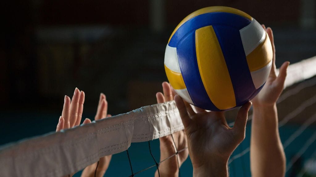 Lentopallon Mestaruusliigoissa siirtyy useita otteluita.