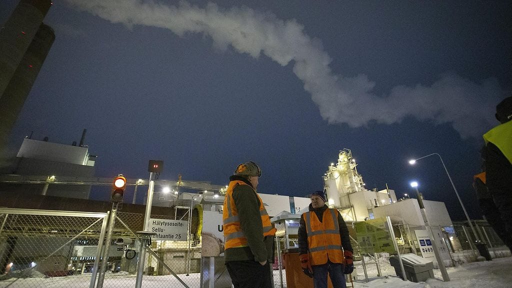 Paperiliitto, Sähköliitto ja Pro aloittavat vuoden alussa lakon kaikissa UPM:n tehtaissa Suomessa.