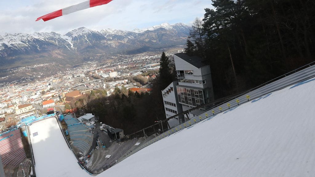 Navakka tuuli pilasi mäkiviikon kolmannen kilpailun.