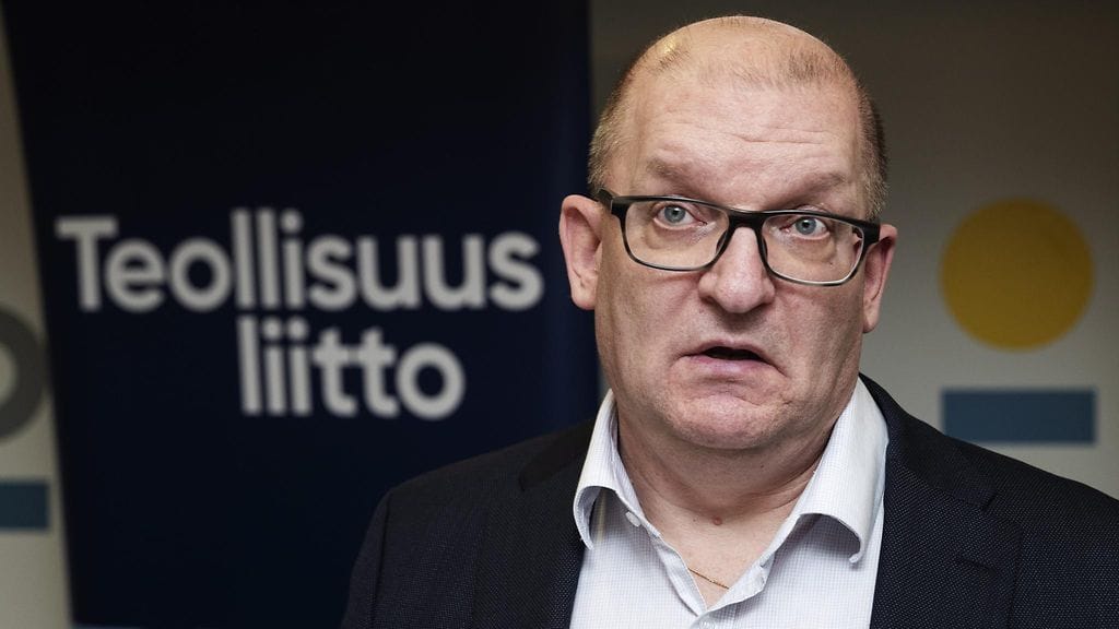 Riku Aalto kertoo Twitterissä, että Teollisuusliiton hallitus kokoontuu perjantaina käsittelemään neuvottelutuloksia.