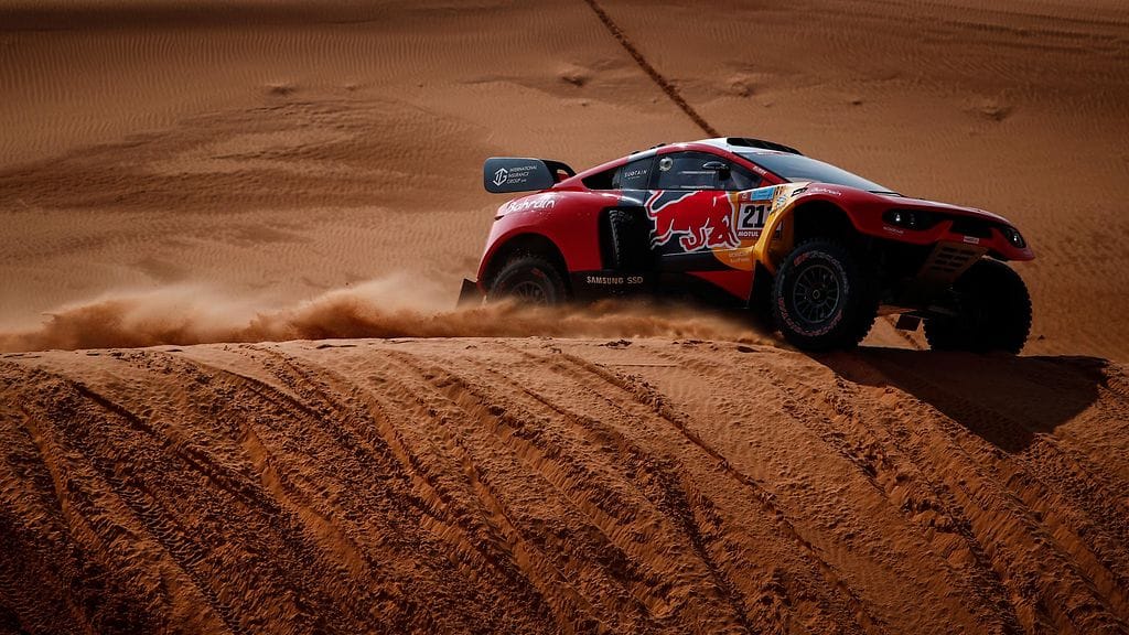 Sebastien Loebilla oli vaikea päivä Dakar-rallissa.