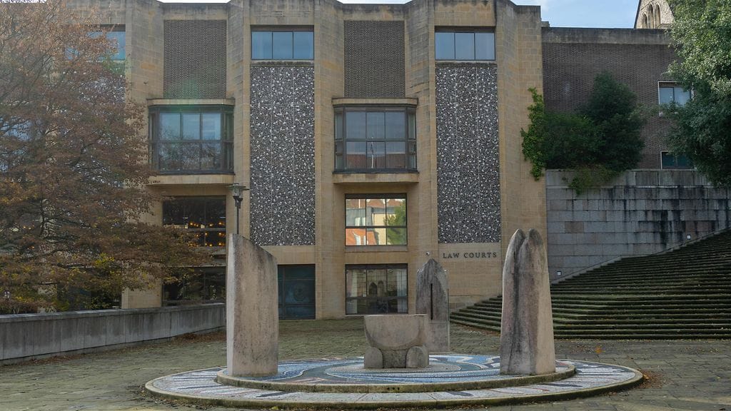 John Sillettin tapausta käsitellään Winchesterin tuomioistuimessa Englannissa.