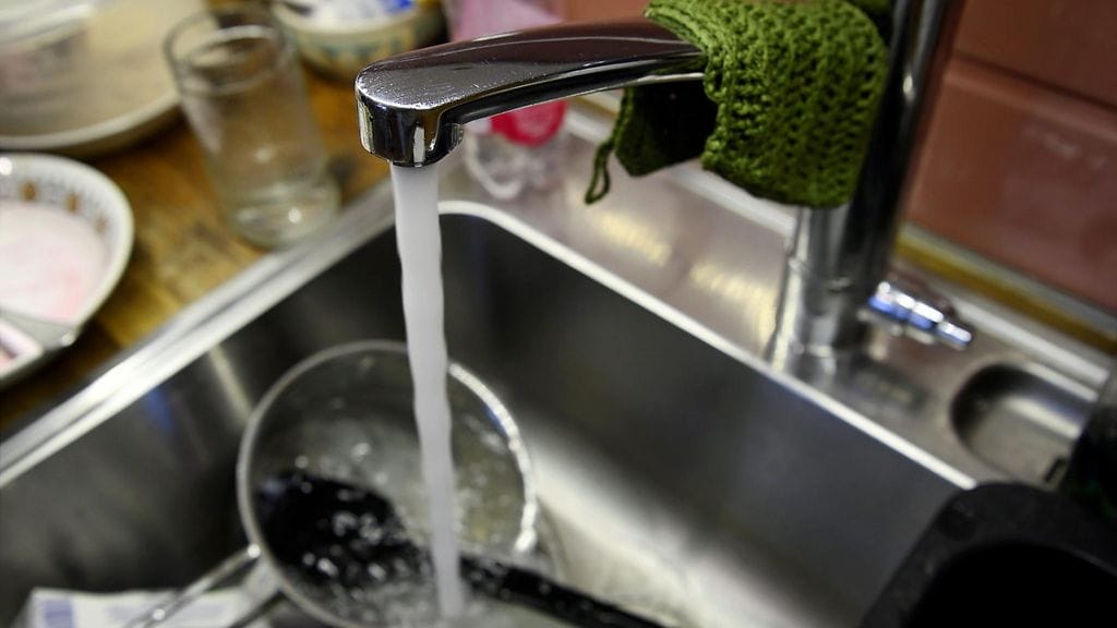 Päijät-Hämeen Sysmässä talousvesi on edelleen käyttökiellossa. Päijät-Hämeen pelastuslaitos on antanut asiasta jälleen vaaratiedotteen. Kuvituskuva.