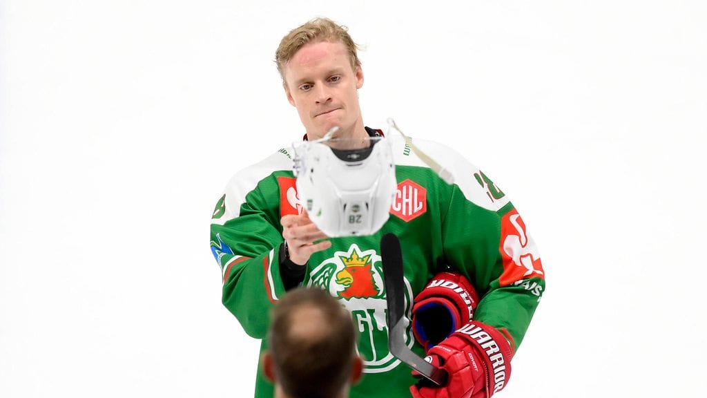 Röglen Anton Bengtsson loukkaantui vakavasti CHL:n välieräottelussa Frölundaa vastaan.