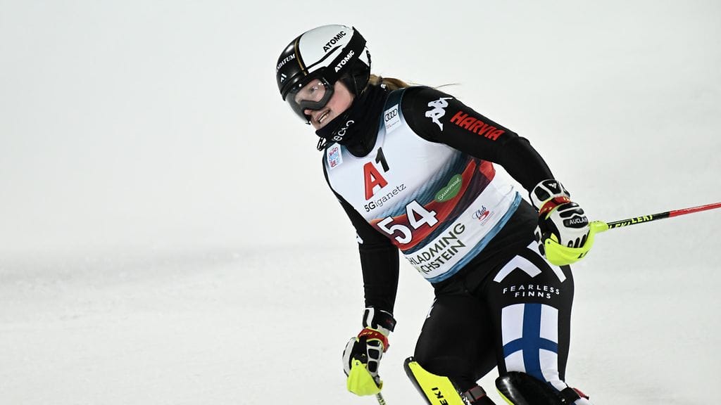 Rosa Pohjolainen ylsi 14:nneksi alppihiihdon maailmancupin pujottelussa.