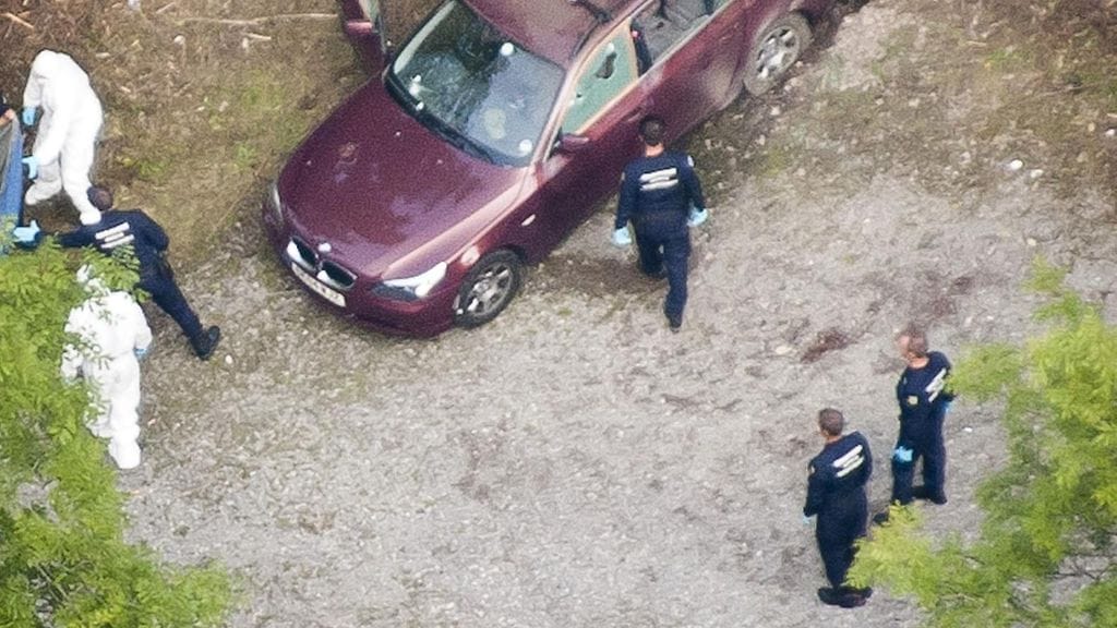 Kolme ihmistä ammuttiin autoon Ranskan Alpeilla vuonna 2012. Neljäs kuollut löydettiin lähistöltä.