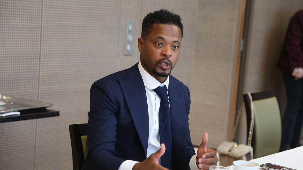 Manchester Unitedissa yhdeksän kautta pelannut Patrice Evra sanoo, että jokaisessa seurassa on vähintään kaksi homoseksuaalia.