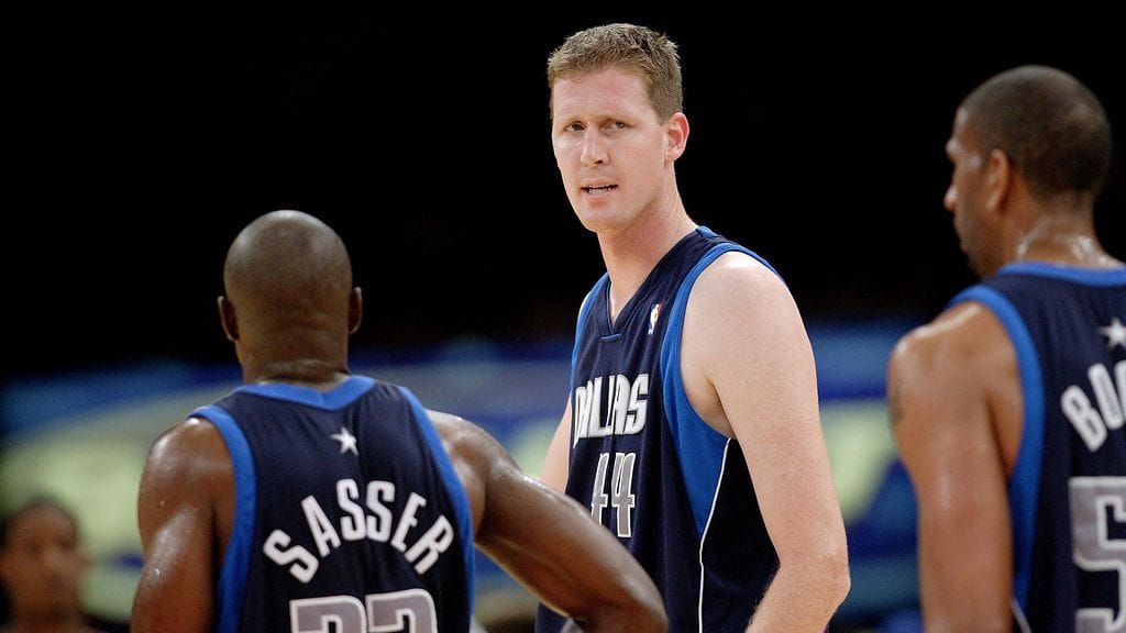 Shawn Bradley päätti NBA-uransa Dallas Dallas Mavericksissa kauteen 2004–05.
