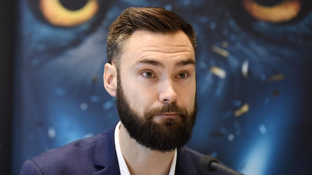 Tim Sparv painottaa, että nuorten tilanne rajoitusten keskellä on vaikea.