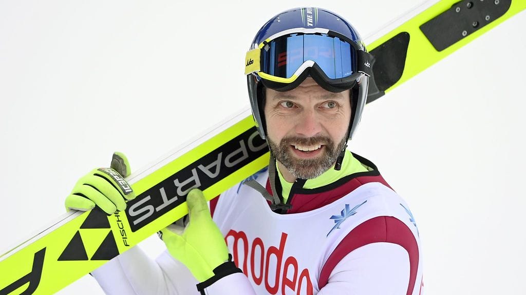 Janne Ahonen hyppäsi SM-pronssia Lahdessa! Viimeksi hän hyppäsi liki neljä vuotta sitten kilpailussa.