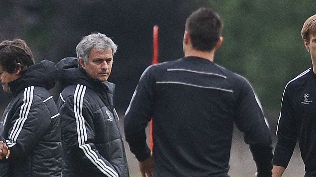 John Terry tarkkaili John Terryä harjoituksissa toisen Chelsea-pestinsä aikana.