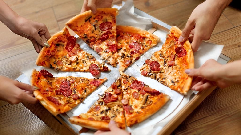 Annoksen jakaminen ei välttämättä johda vähempiin syötyihin kaloreihin.