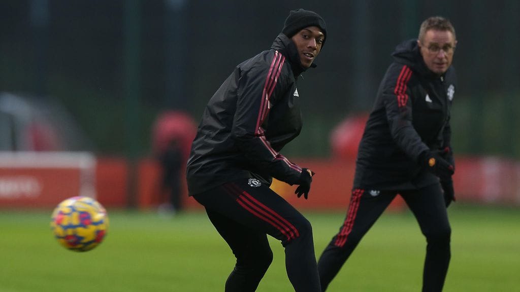 Anthony Martial (vas.) ja Ralf Rangnick ovat ajautuneet Manchester Unitedissa törmäyskurssille.