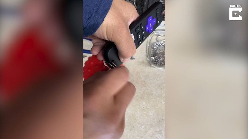 Brent keksi niksin, jonka ansiosta kaukosäädin ei enää koskaan katoa.