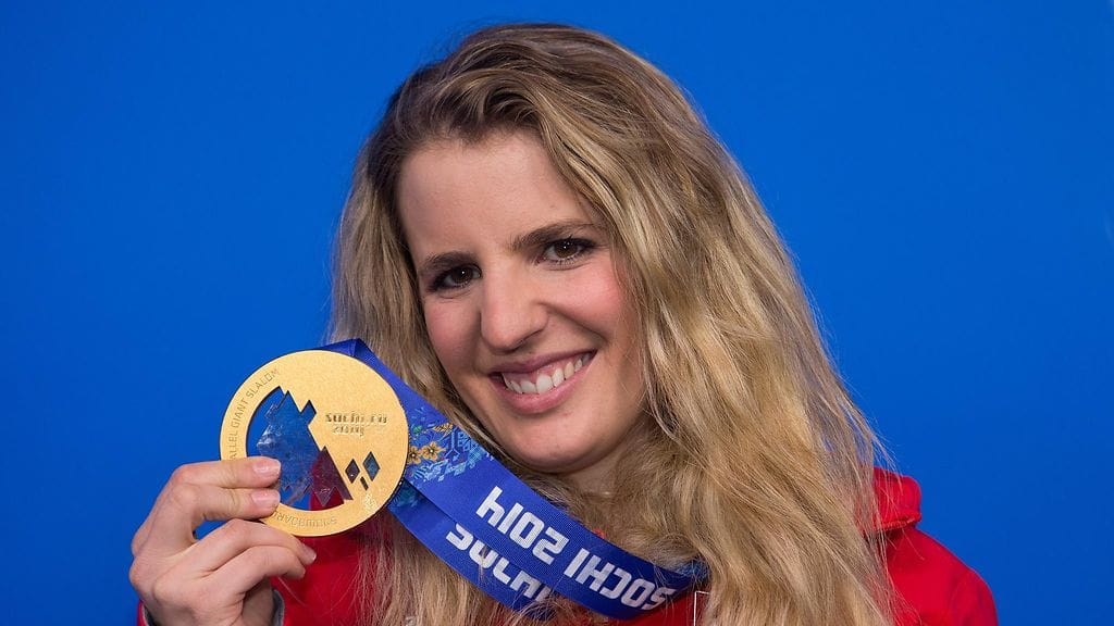 Lumilautailija Patrizia Kummer viettää kolmen viikon karanteenin hotellissa ennen Pekingin olympialaisia.