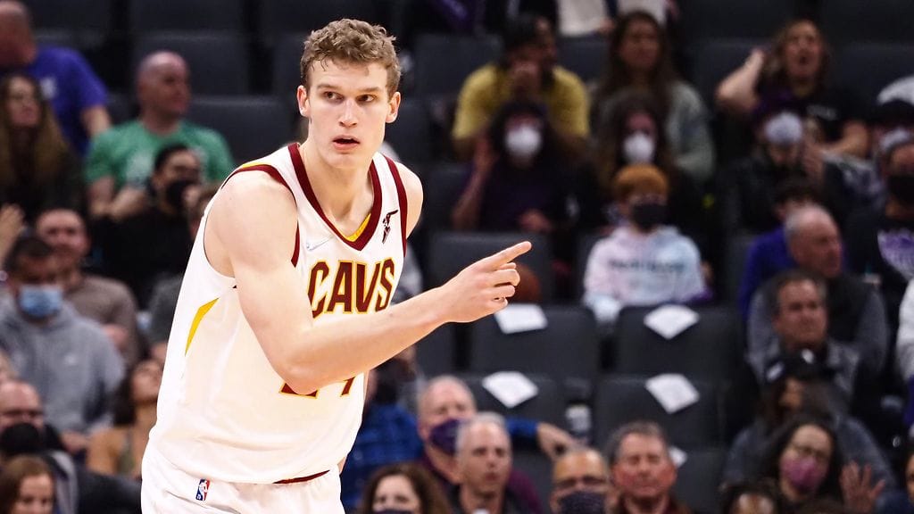 Lauri Markkanen loukkasi itseään yön NBA-kierroksella.