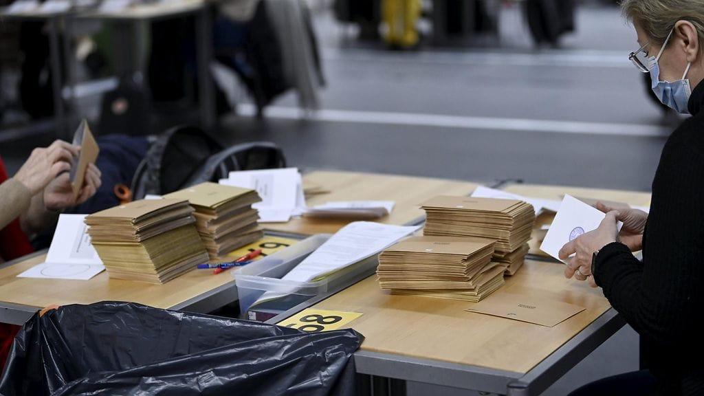 LK 23.1.2022 Ensimmäisten aluevaalien ennakkoääniä laskettiin Vantaalla 23. tammikuuta 2022.