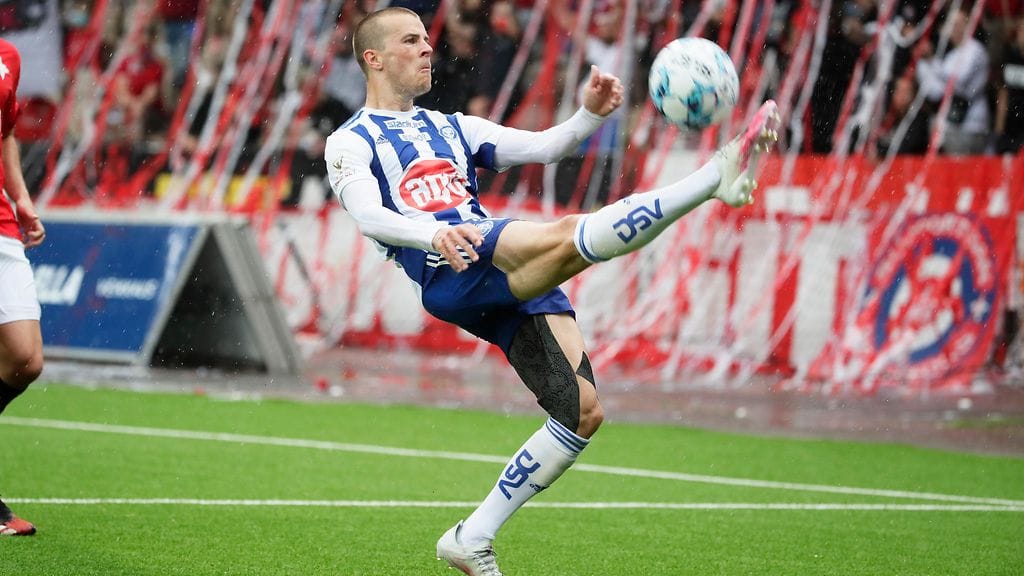 Roope Riski urakoi viime kaudella huimia minuutteja HJK:ssa.