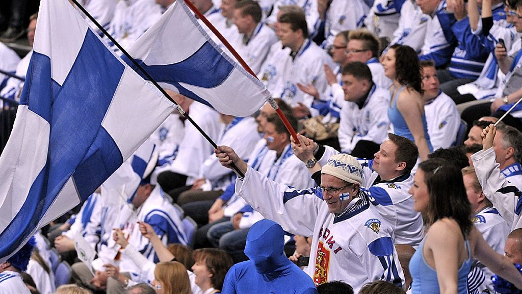 Suomalaisfaneja MM-tunnelmissa.