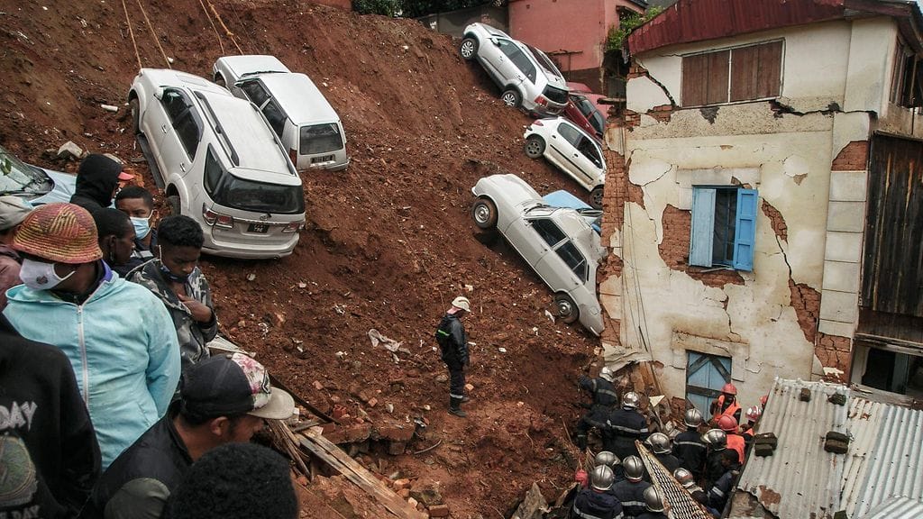 Parkkipaikan romahdettua Madagaskarin Antananarivossa ainakin viisi kuoli, joista neljä lapsia.