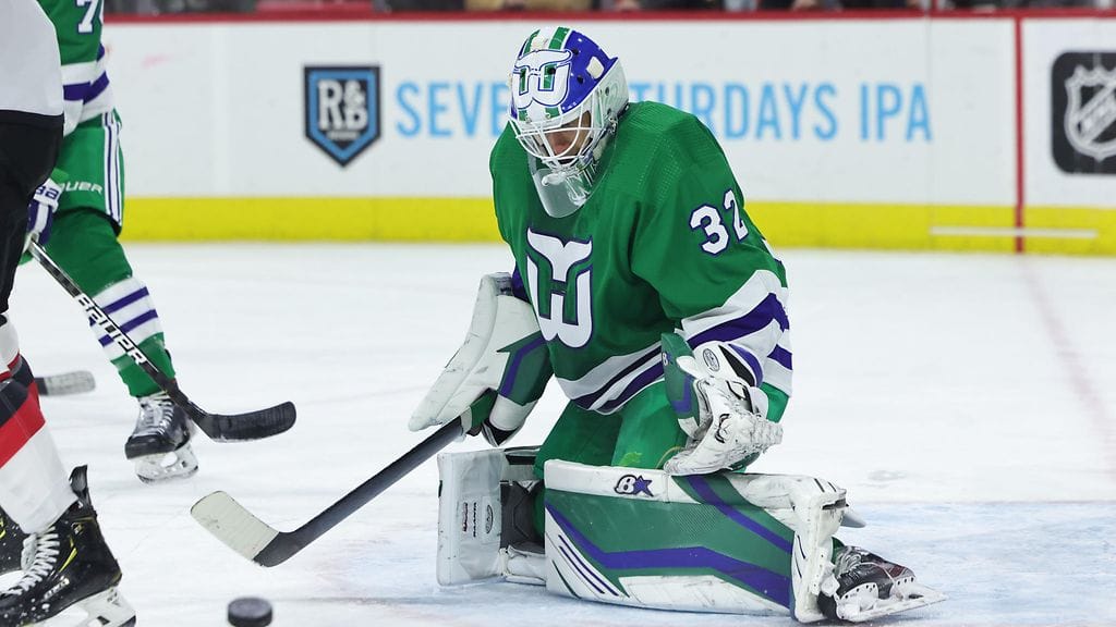 Antti Raanta teki paluun Carolina Hurricanesin maalille.