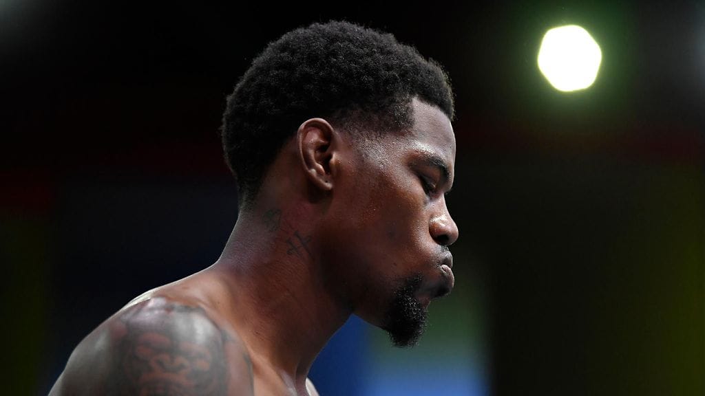 Kevin Holland päätti näyttää nettitrollaajalle.